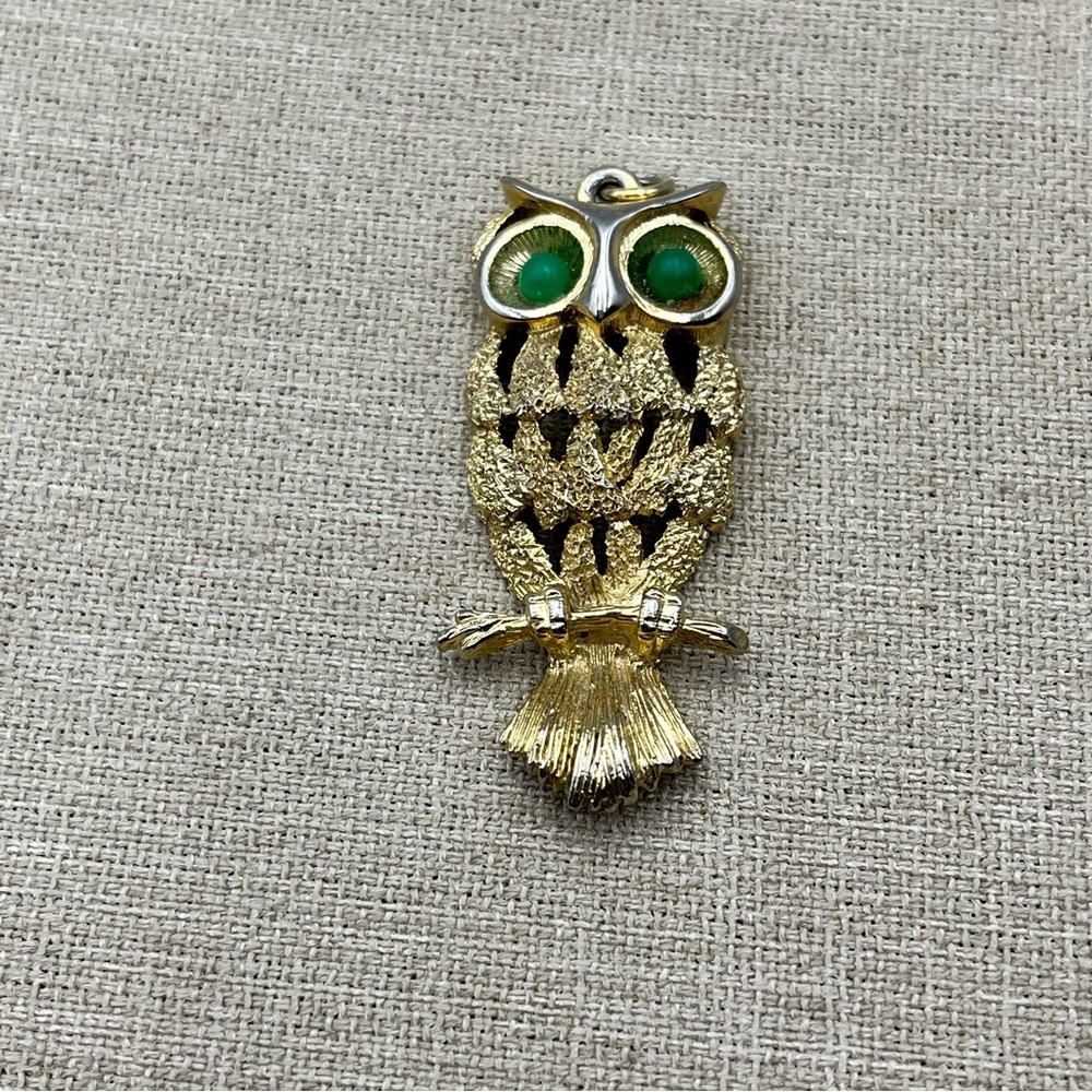 Unisex Vintage Gold tone owl pendant
